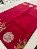 ButterSilk Tussar Sarees are back in stock🌹
Comes with aari work and scallop style borders and cutwork buttas🌹-JU18