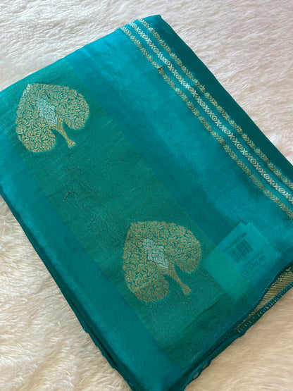 Fancy Chinnon Borderless