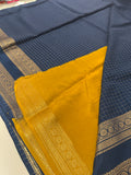 Banarasi crêpe sarees with contrast blouse piece🌹 comes in rich border and small Checks -AU6