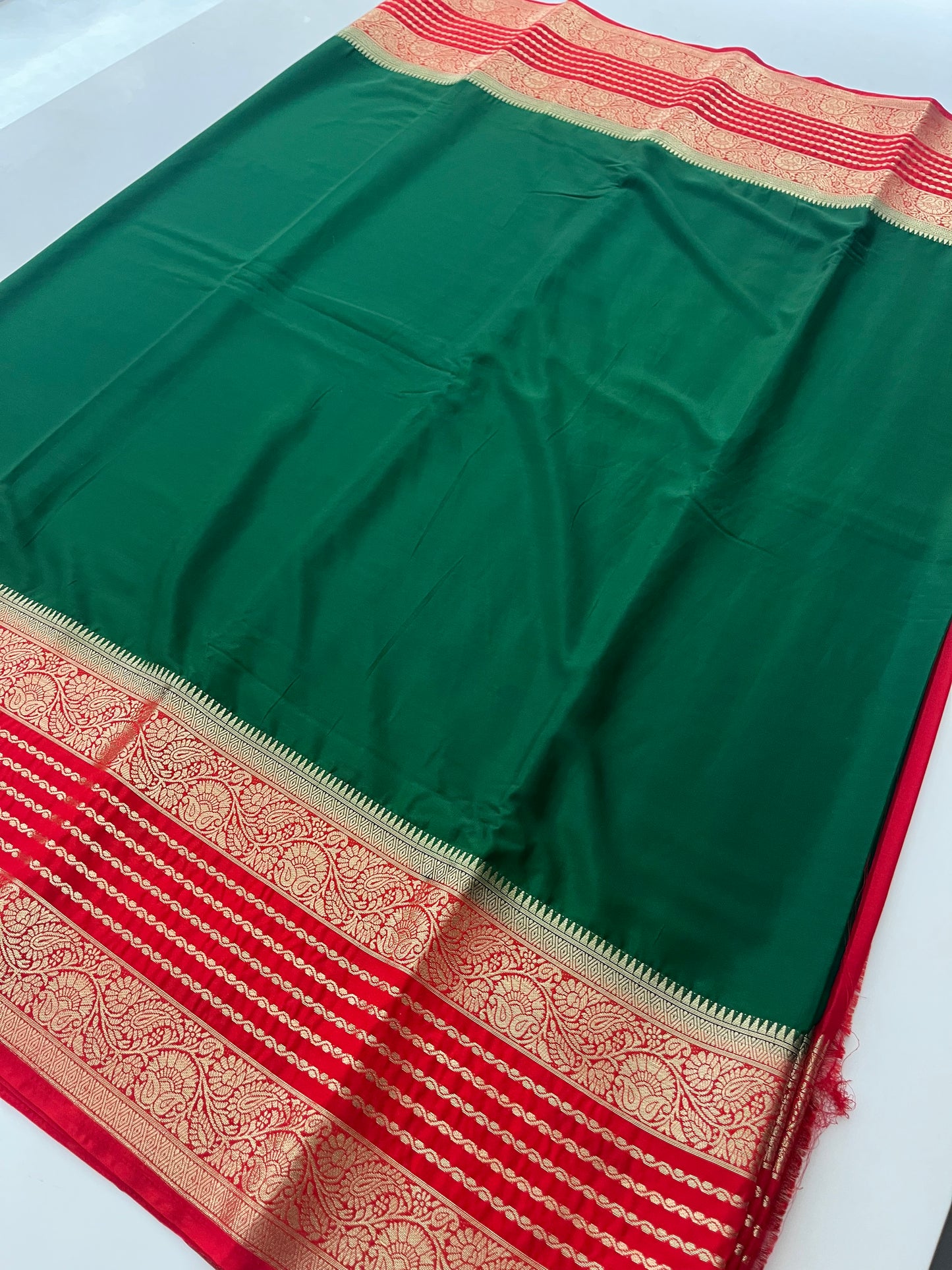 310 semi crape silk kaddi pallu