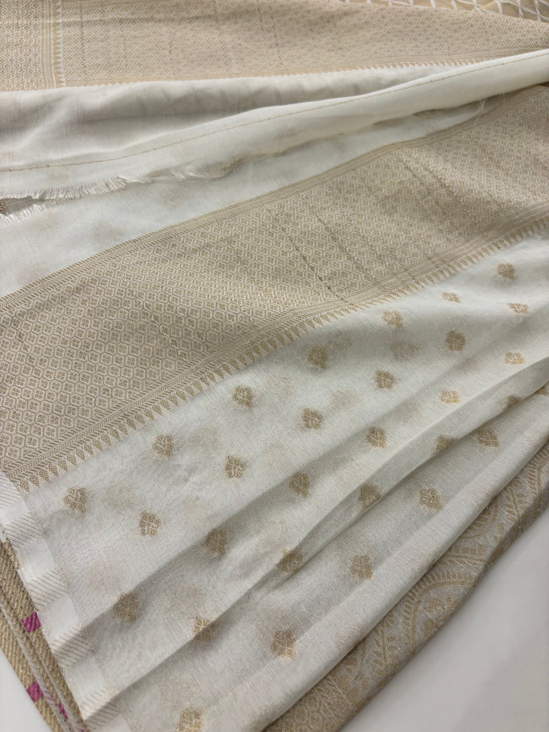 Crush Banarsi Cream Georgette Fancy Saree with pink bindi butties all over 🌹-JU16