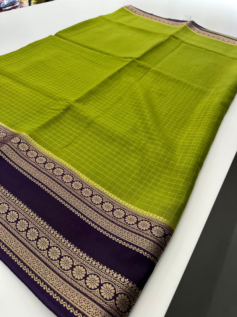 Banarsi Viscose Sarees in contrast border and contrast blouse piece comes in checkered pattern 🌹- AU-17