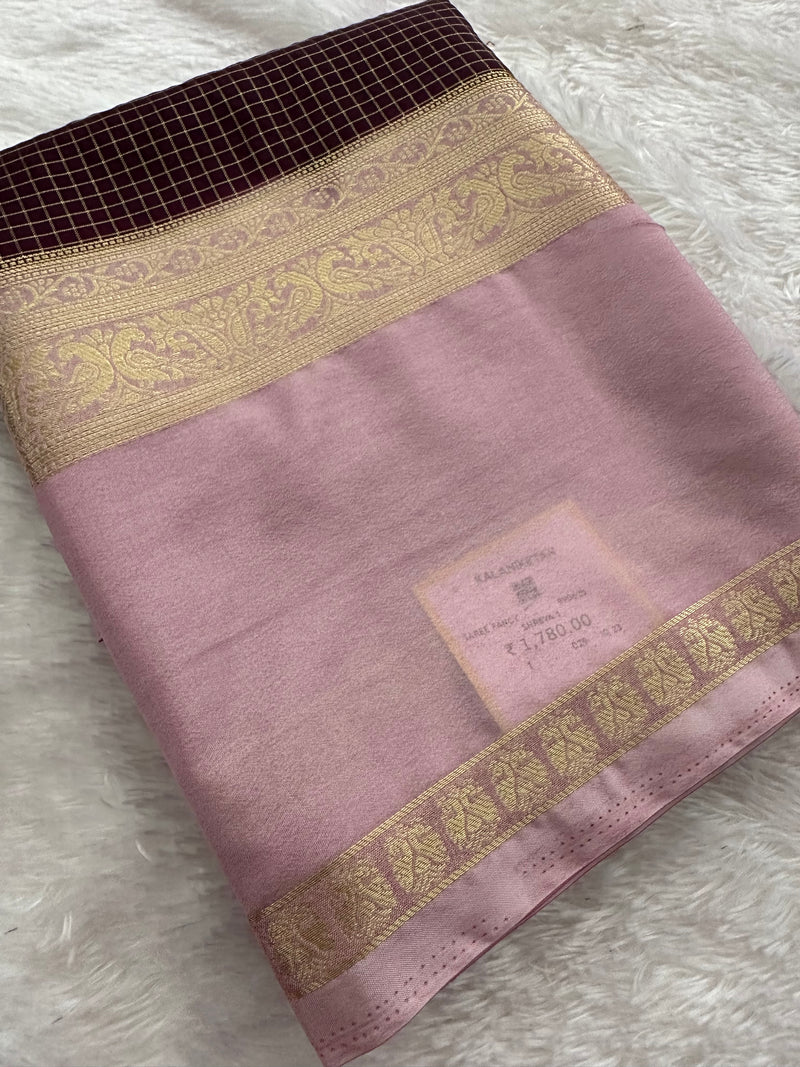 Crepe Silk Sarees in Gold weaving and Big Bentex Border,, comes in checkered pattern and contrast blouse piece 🌹