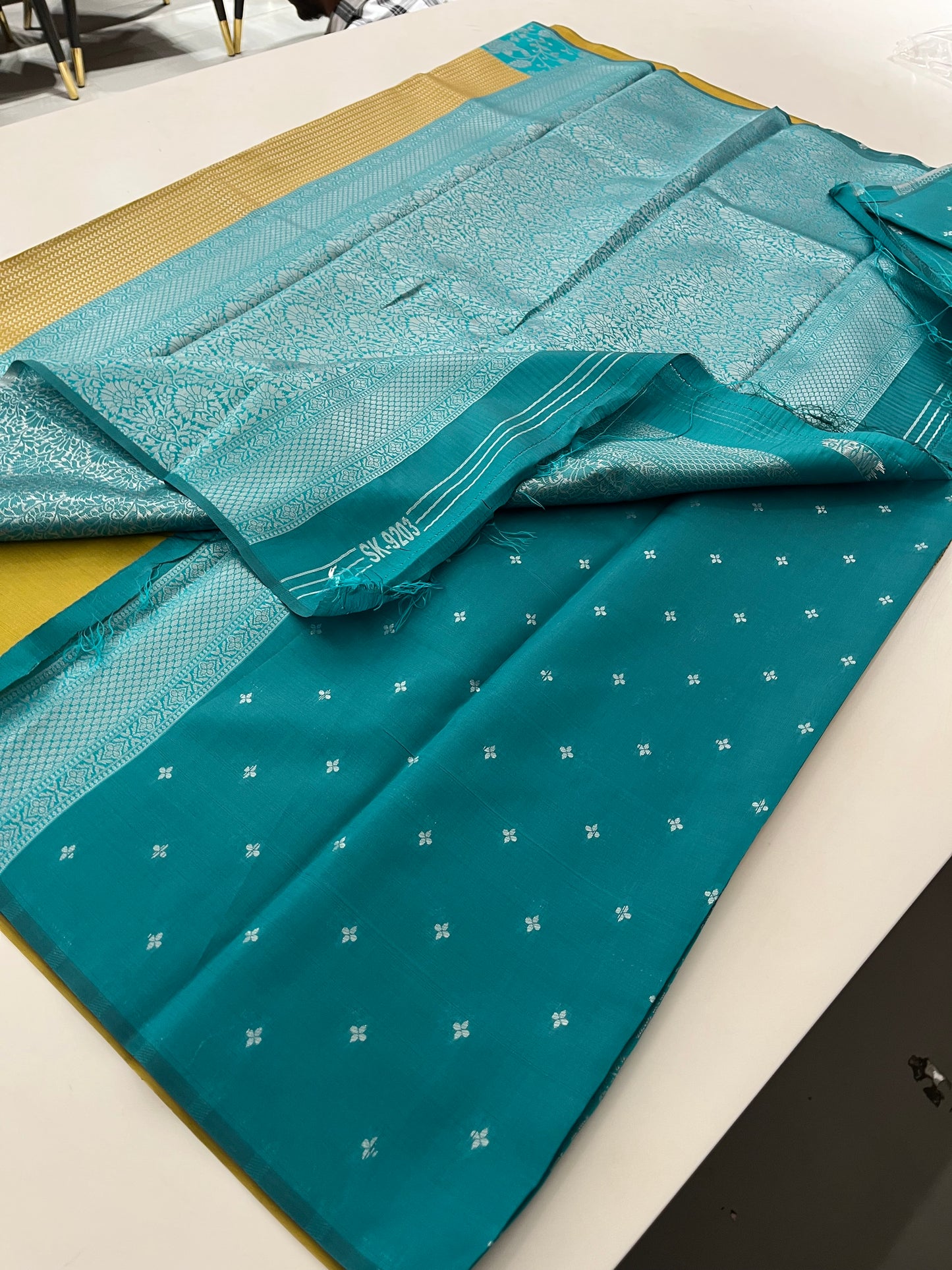 312 Valkalam Semi silk