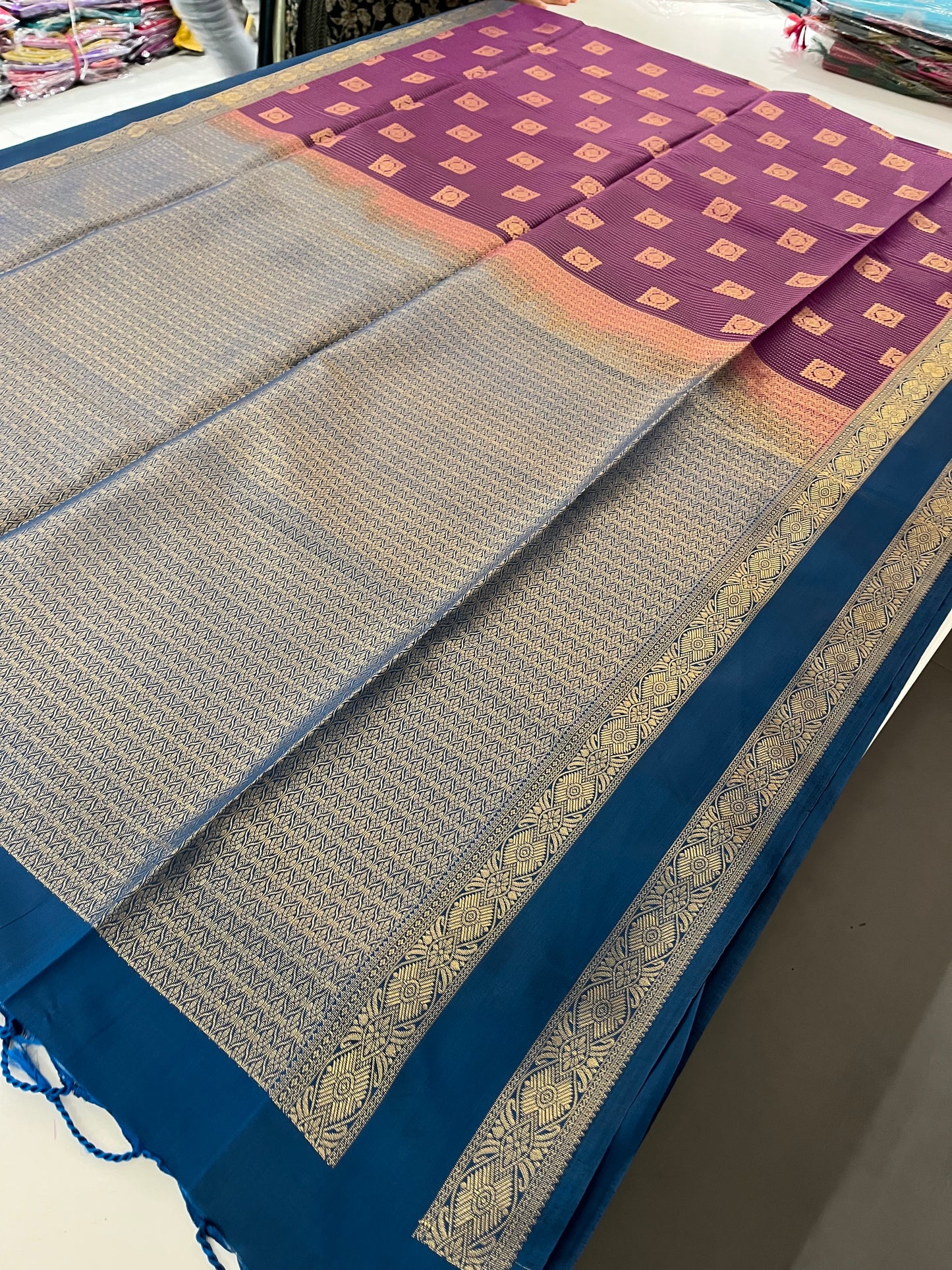 Semi Kanchi Pattu
