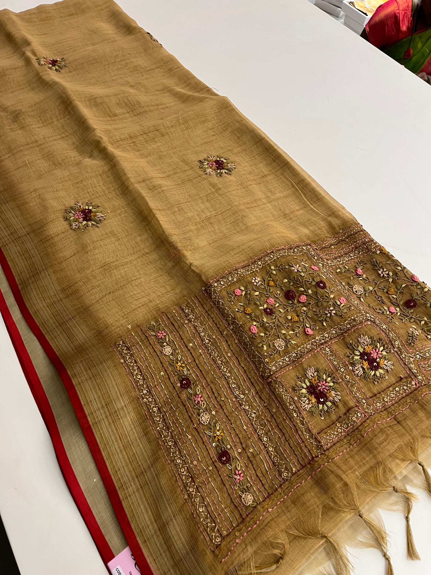 Linen Embroidery Fancy