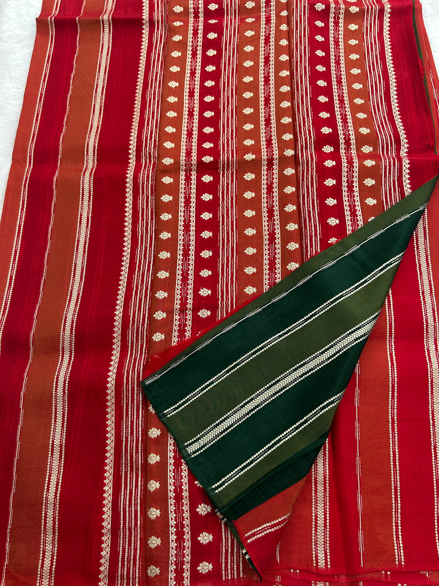DESIGNER PARTYWEAR SAREE WITH CONTRAST BLOUSE-RED X GREEN