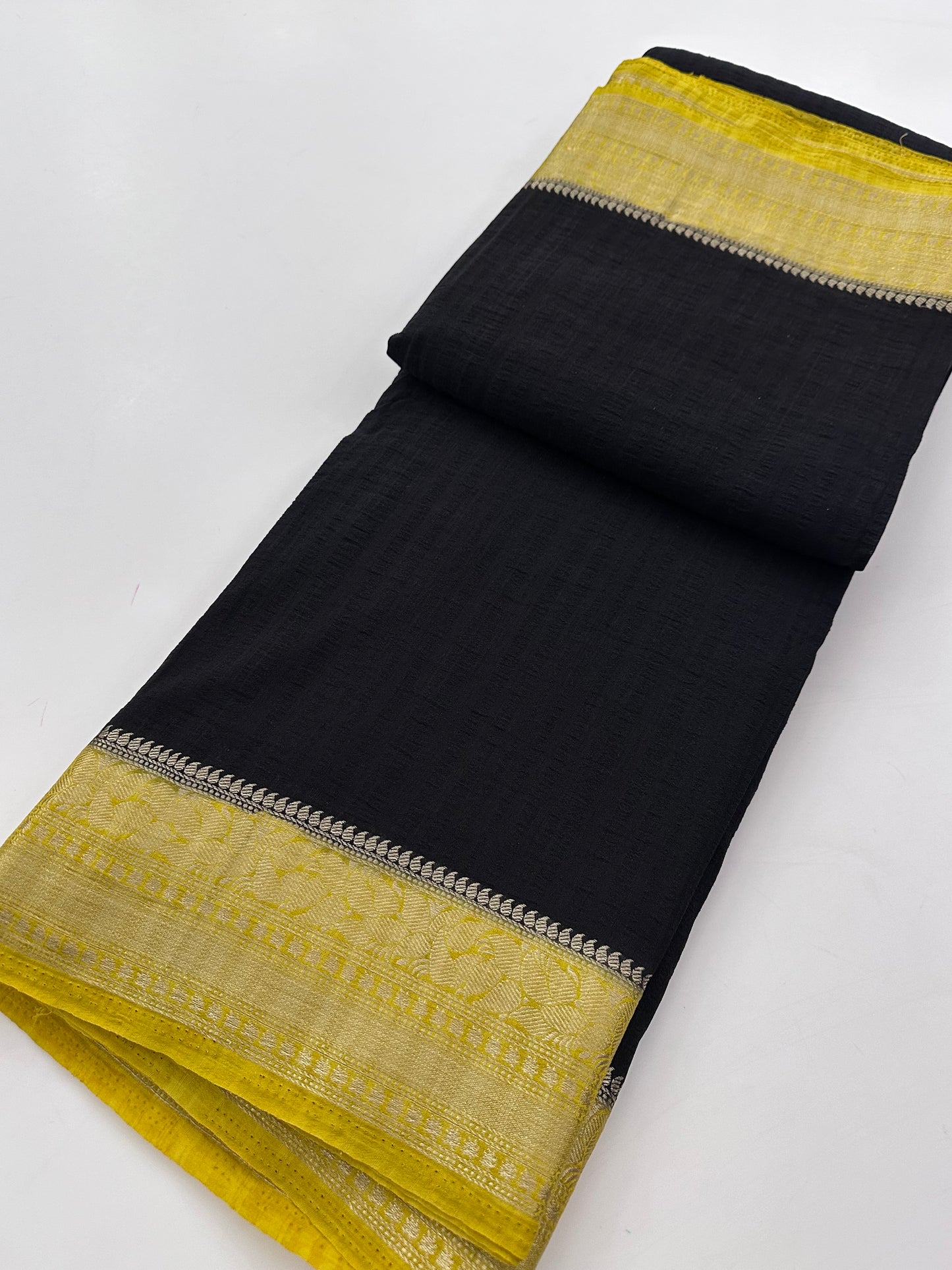 210- Crush Georgette Black X Yellow