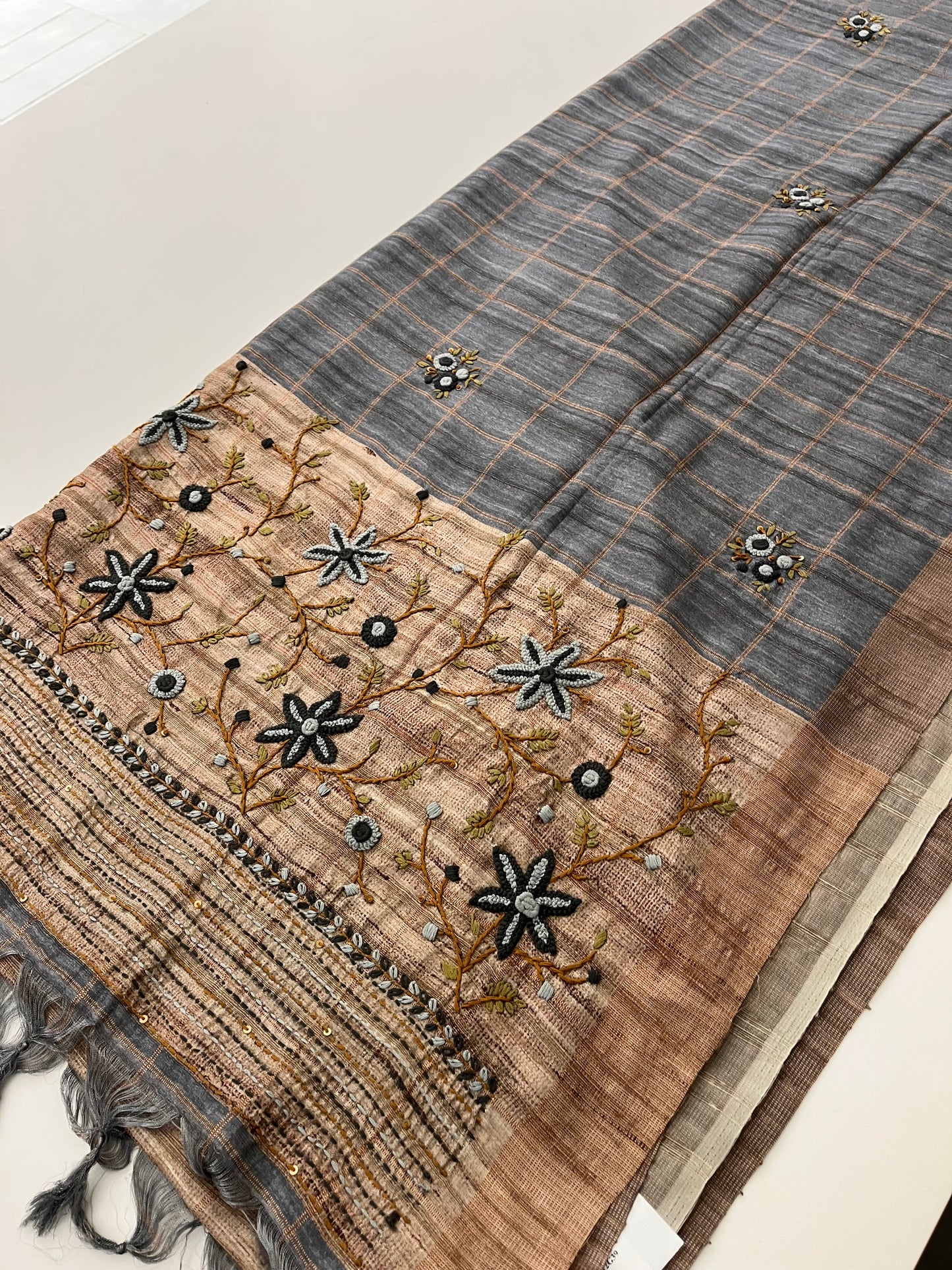 Linen Embroidery Fancy