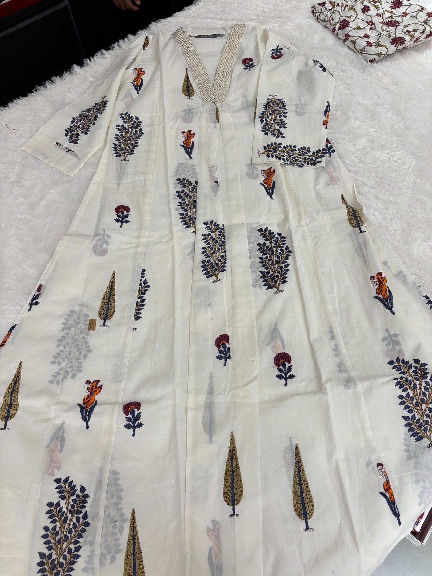 White Floral Anarkali Kurti With Plaazo