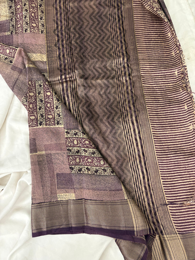 Abstract Square Box Print Chander Mul Saree - Beige Purple JU25