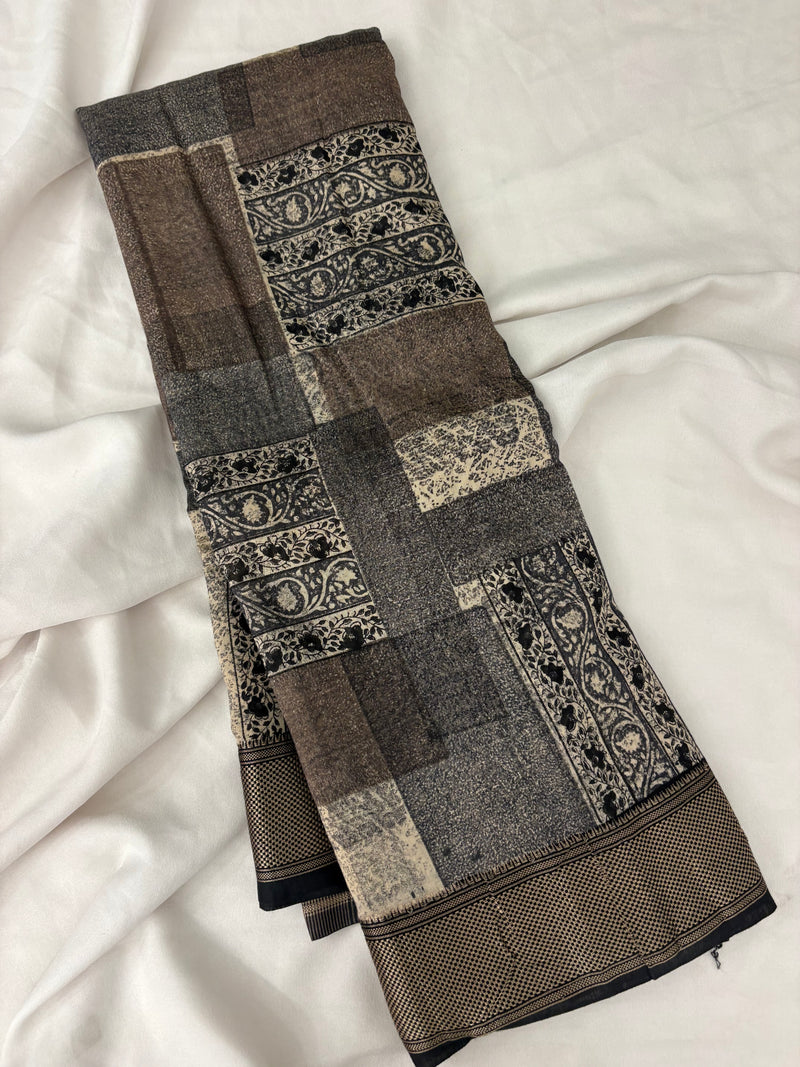 Abstract Square Box Print Chander Mul Saree - Black Brown JU25